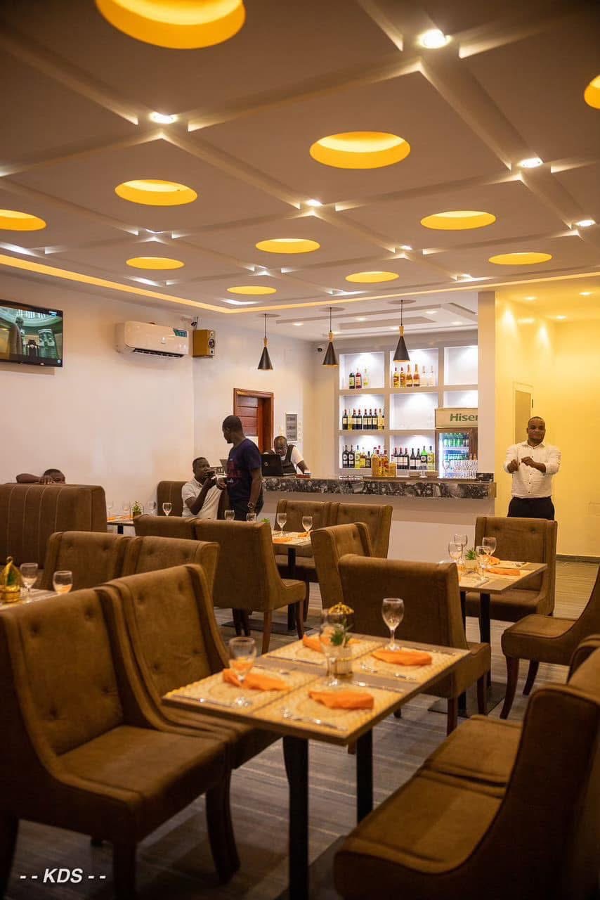 Dining Lounge