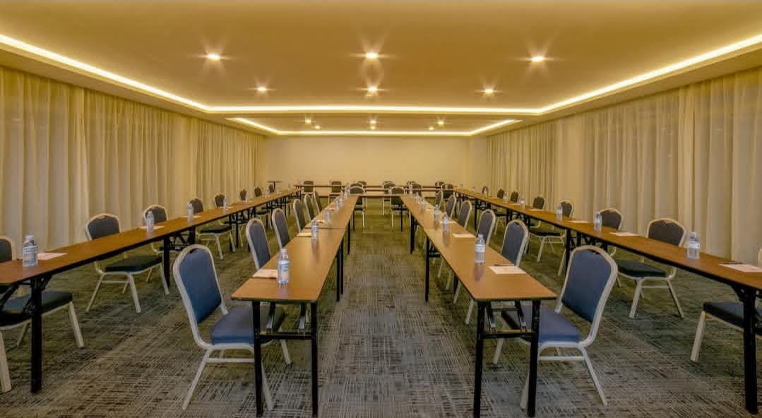 Mid-Sized Conference / Meeting Rooms