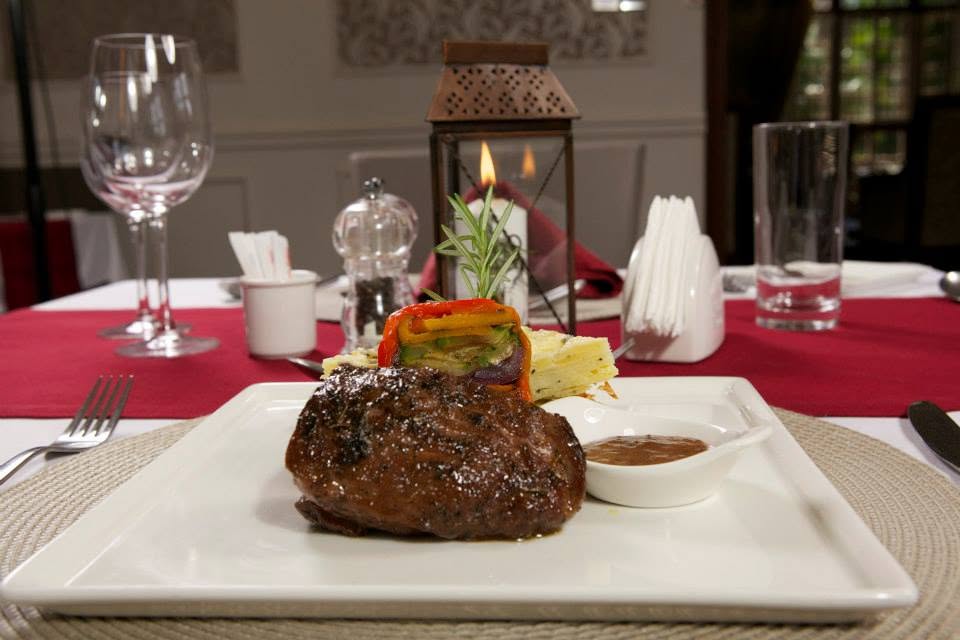 Shared Lounge & Fine Dining Room