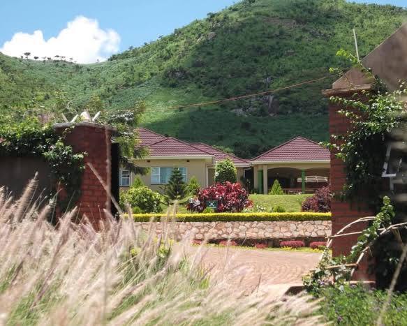 Mango Lodge 2