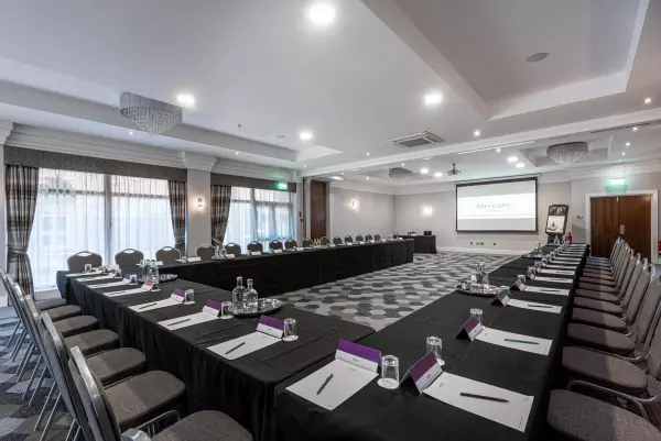 Mercure Manchester Norton Grange Hotel 4