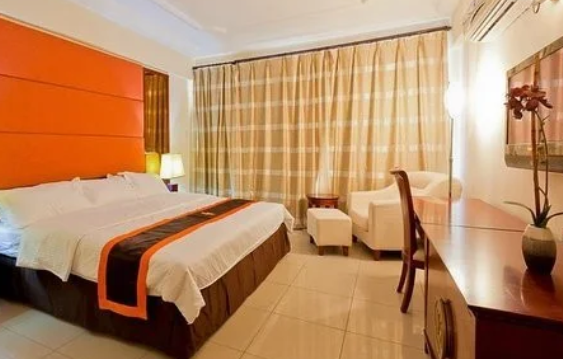 Royal Nick Hotel & Event Center 5