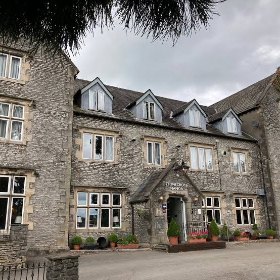 Stonecross Manor Hotel
