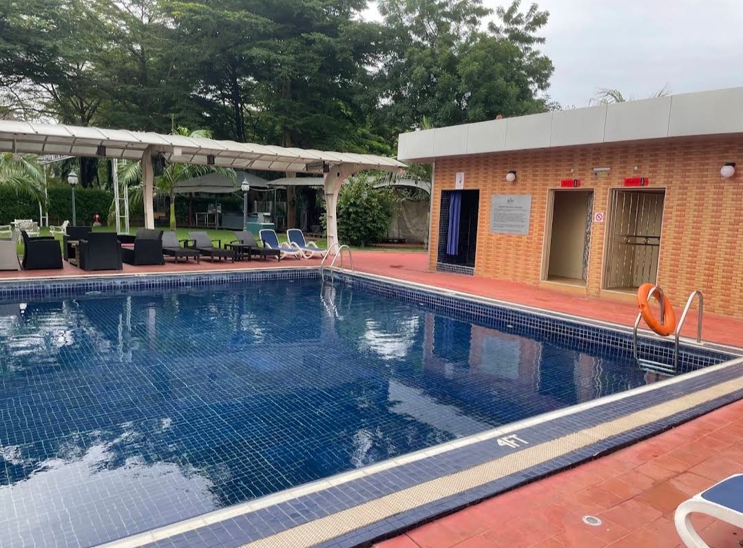 Poolside Lounge / Pool Deck