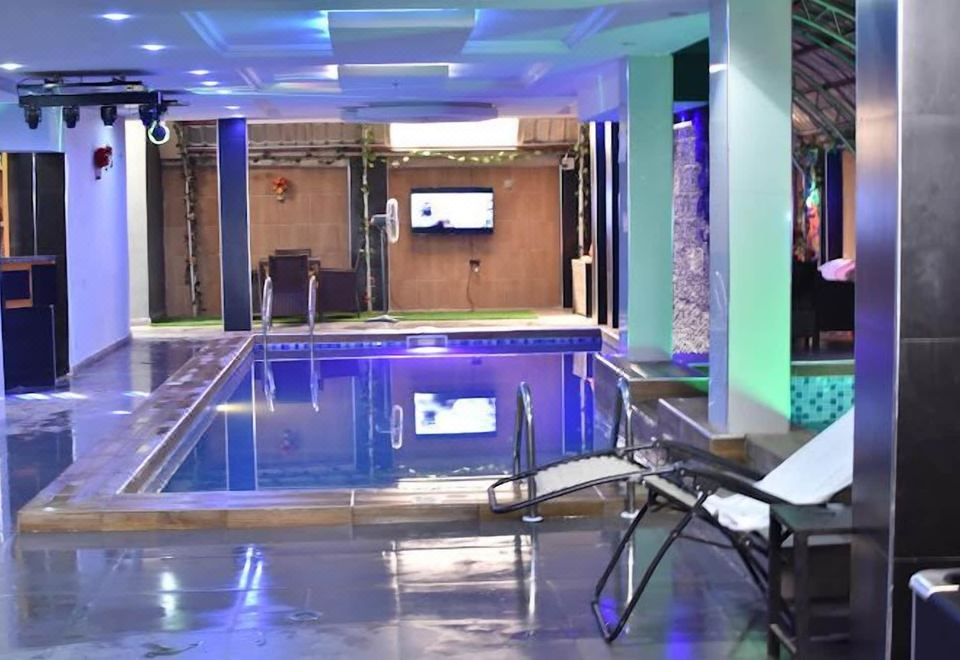 Pefas Ville Hotel 4