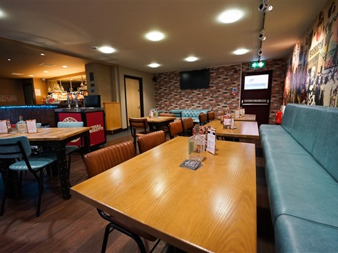 Clifford’s Lounge