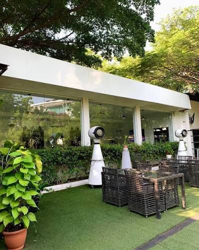 Ohlala Cafe