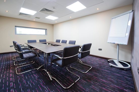 Premier Inn Halifax South hotel 3