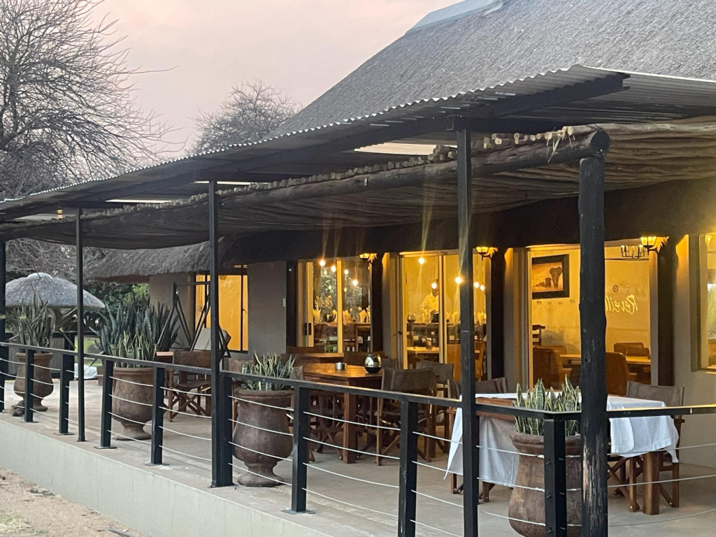 Open-Air Dining Area, Bar & Guest Lounge