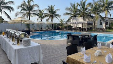Tropical Restaurant (The Poolside Venue)