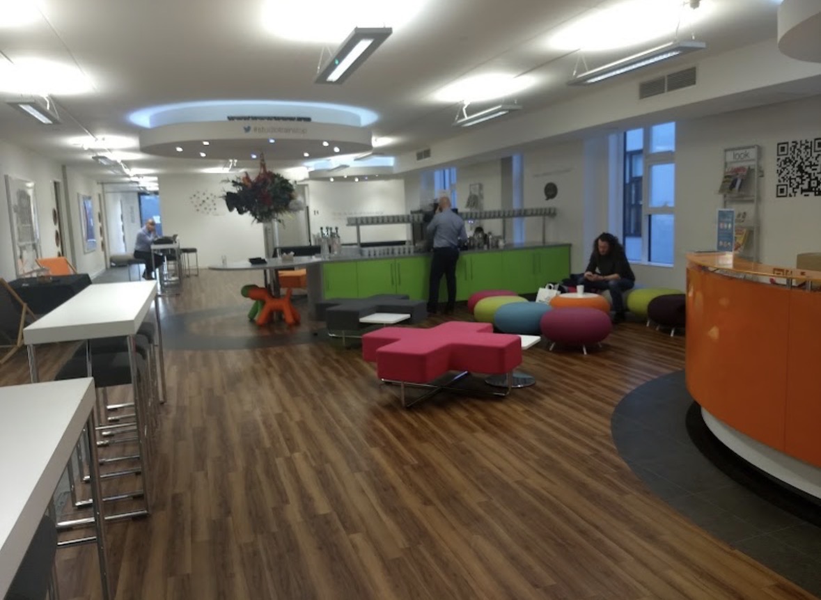 Meeting Suite 3 (Collaborative Cell)