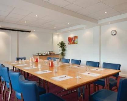 Ramada by Wyndham Wakefield 3