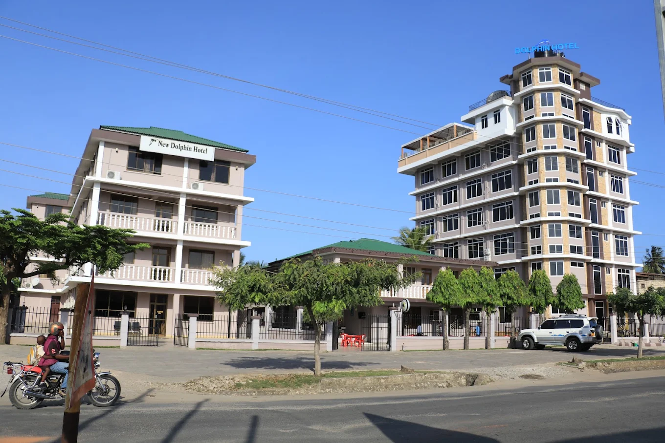 Dolphin Hotel & Restaurant 2