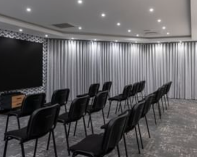 Hotel Cardoso & Event Center 4