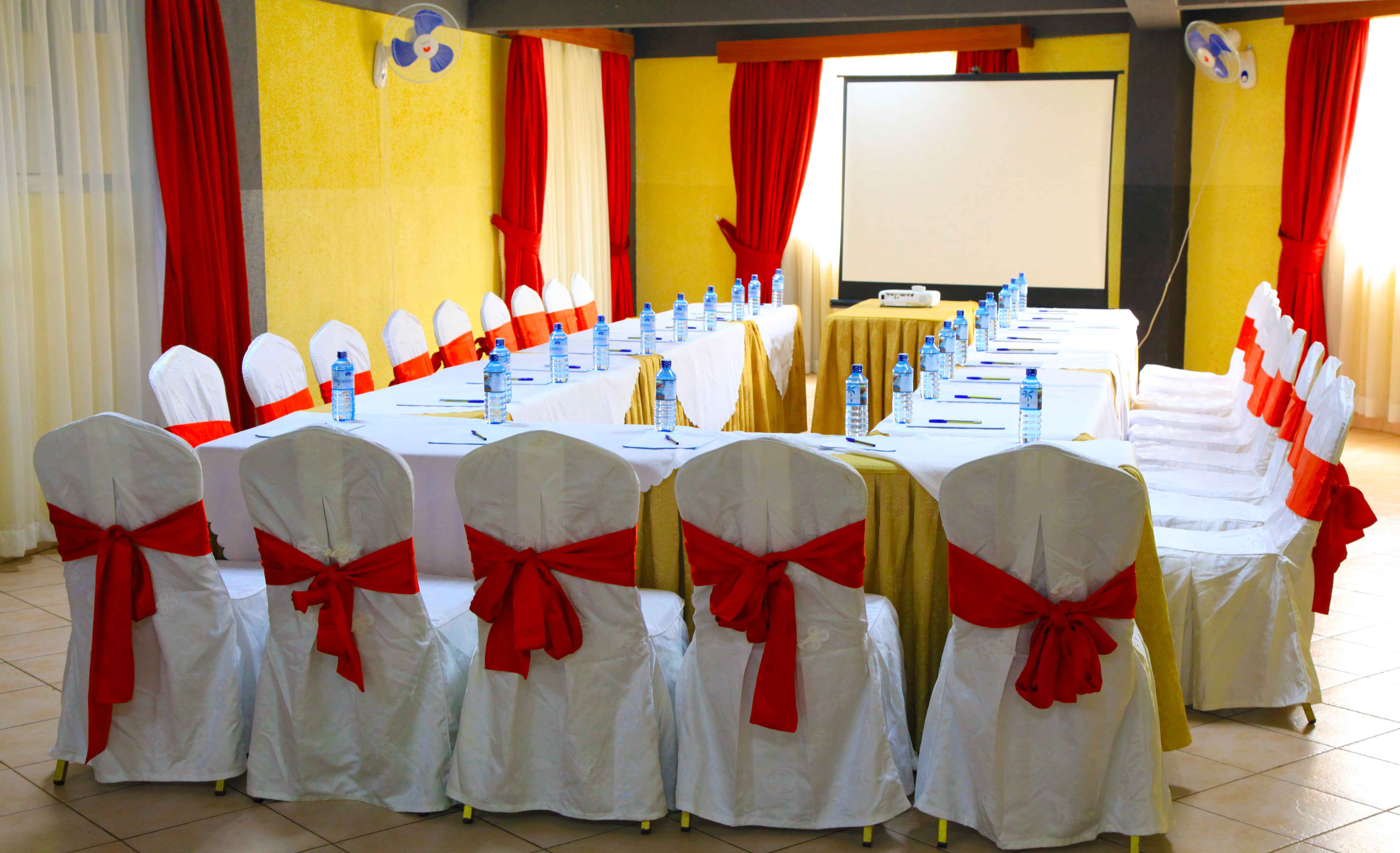 The Coconut Grill Hotel Conference Center 2