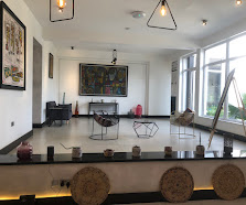 Mini Workstation & Indoor Lounge Spaces