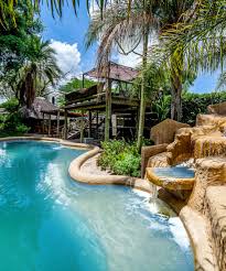 Central Lapa & Swimming Pool Lounge