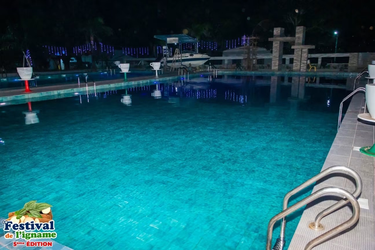 Outdoor Swimming Pool Deck