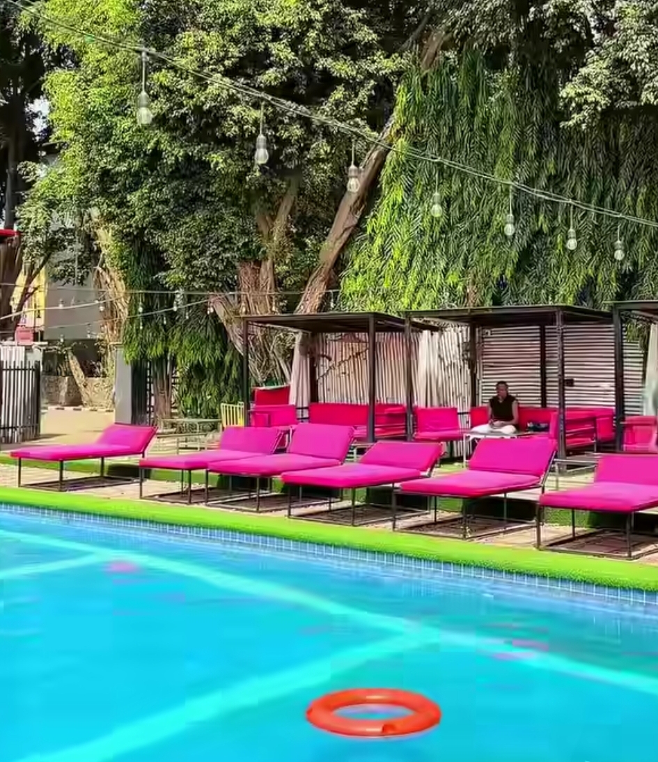 Poolside Lounge