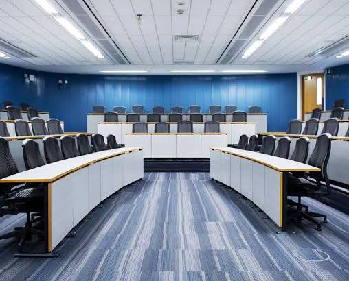 Harvard Lecture Theatre – 100 Seats