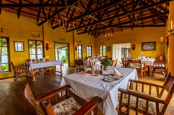 Dining Room & Bar