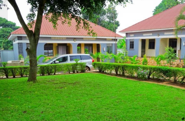 Kamfart Safari Lodge 3