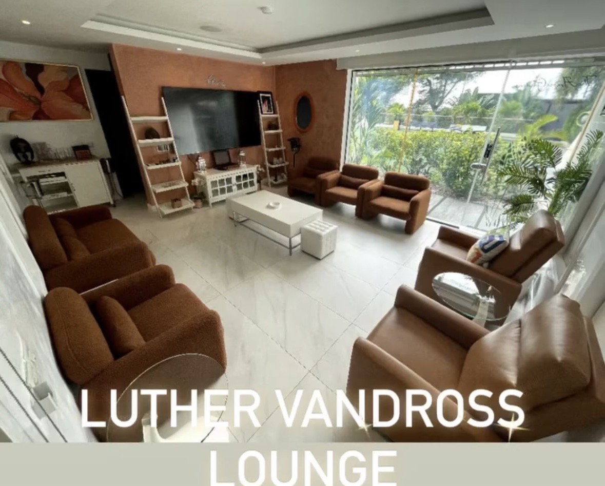 Luther Vandross Lounge