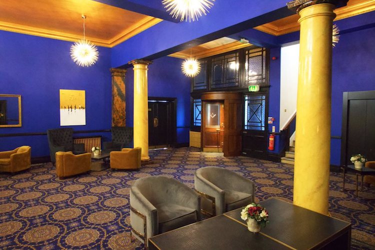 The Bar Lounge