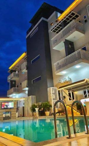 Poolside Arena & Pool Bar