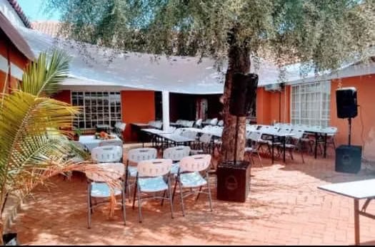 Main Garden Lawn & Outdoor Courtyard