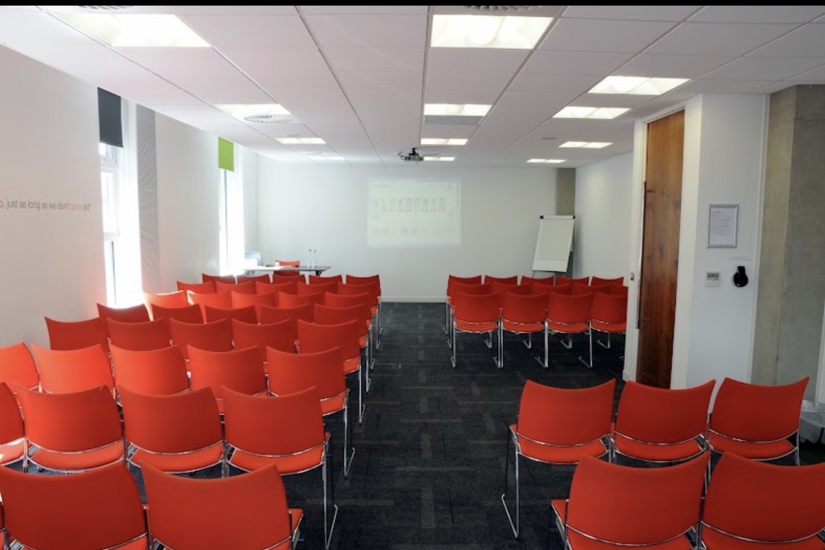 Meeting Suite (Corporate Seminar Room)