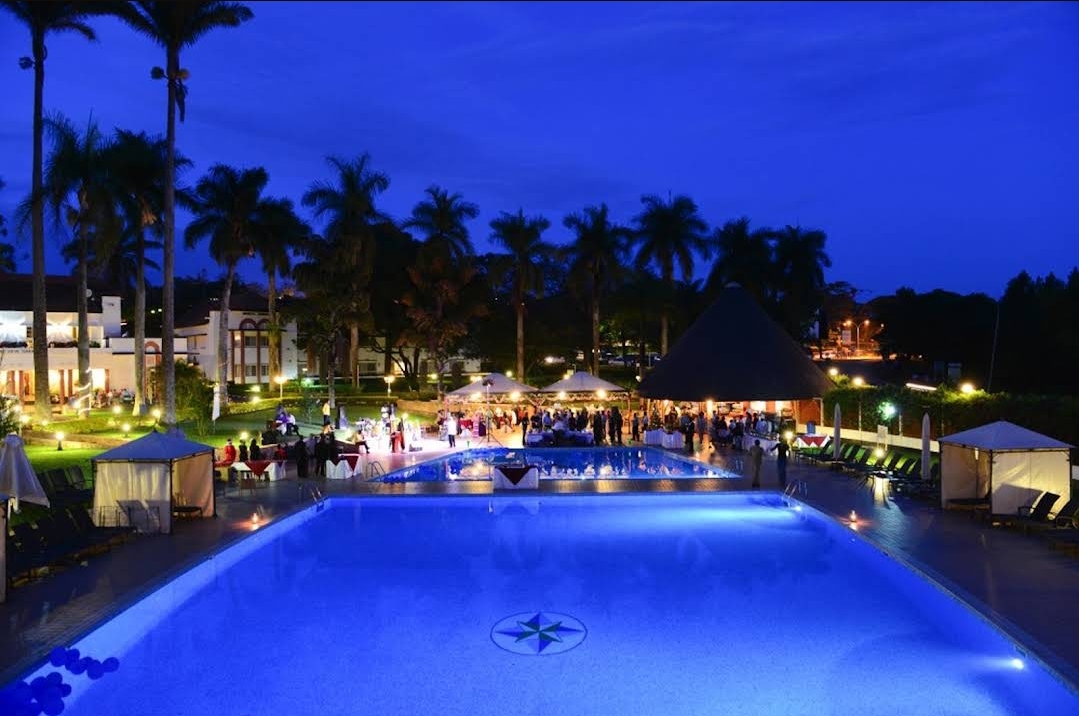 Swimming Pool & Poolside Area