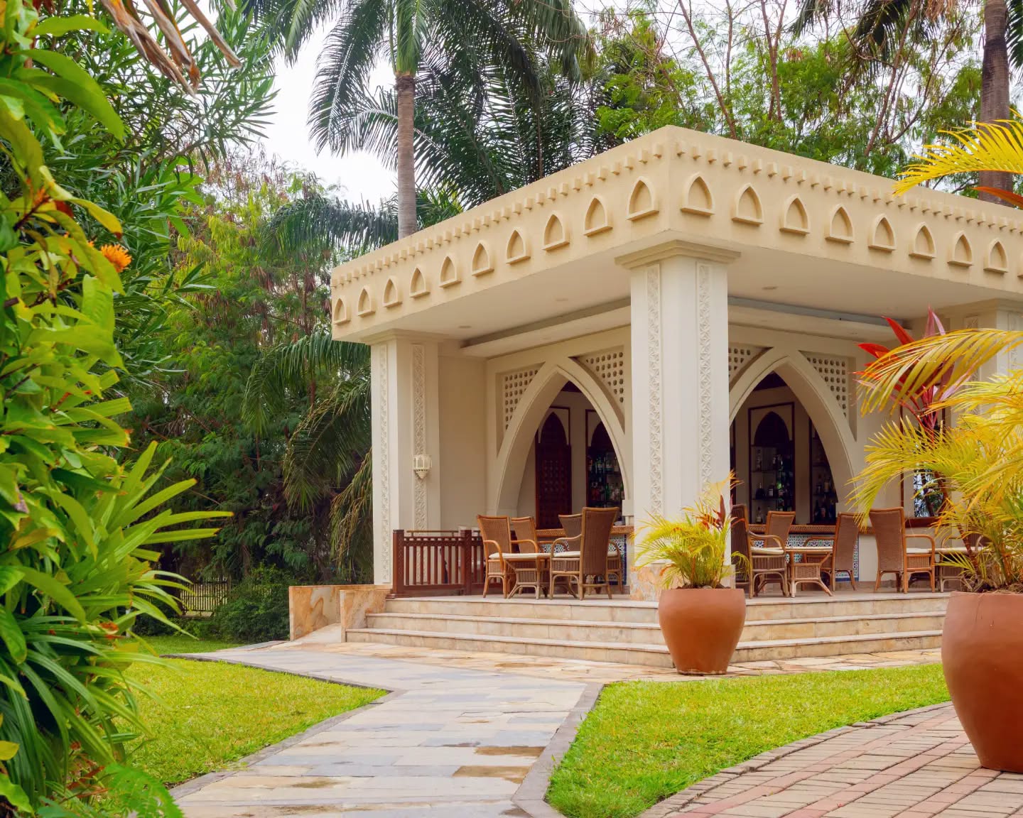Mawenzi Bar & Dining Lounge