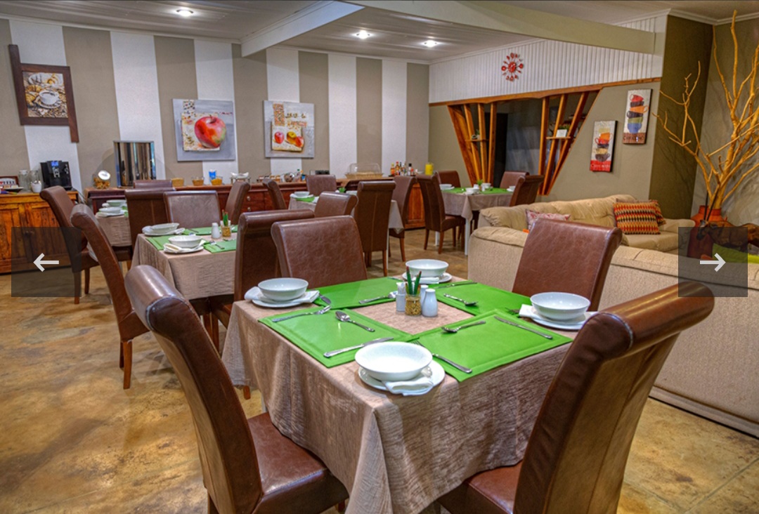Main Dining Room & Bar
