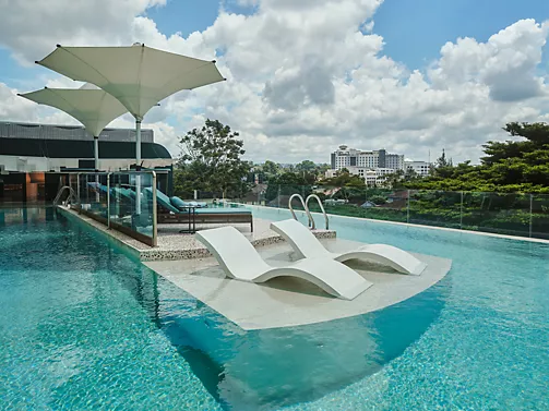 La Mer Poolside