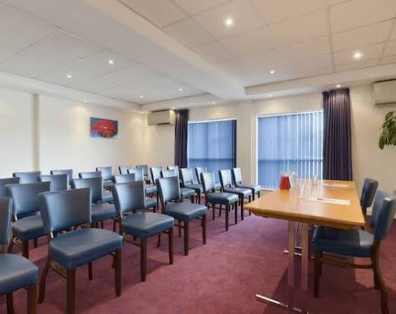 Ramada by Wyndham Wakefield 2
