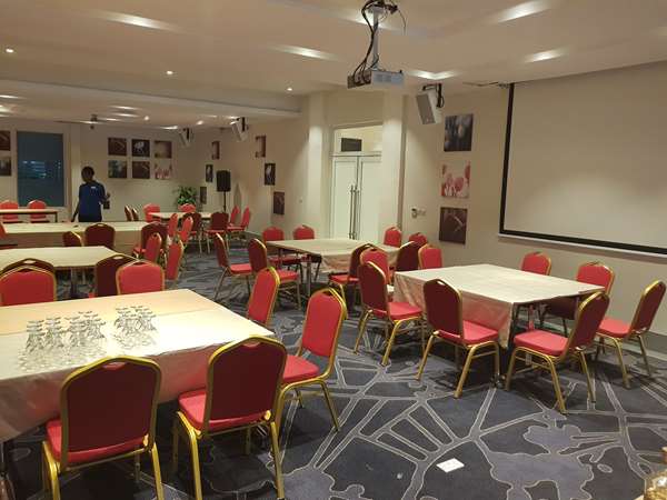 Oyo Meeting Room