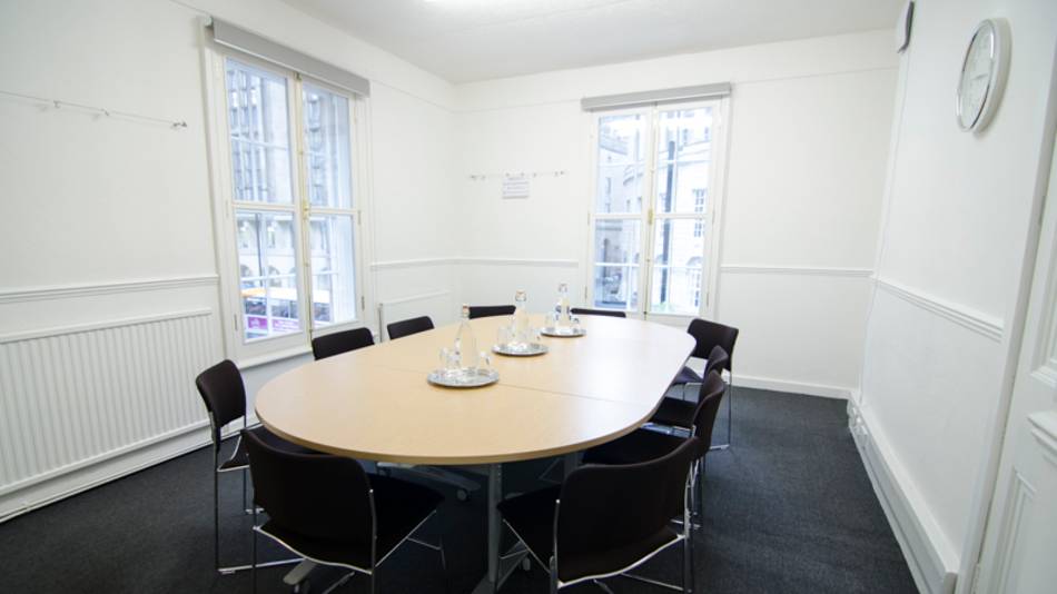 Meeting Room F17