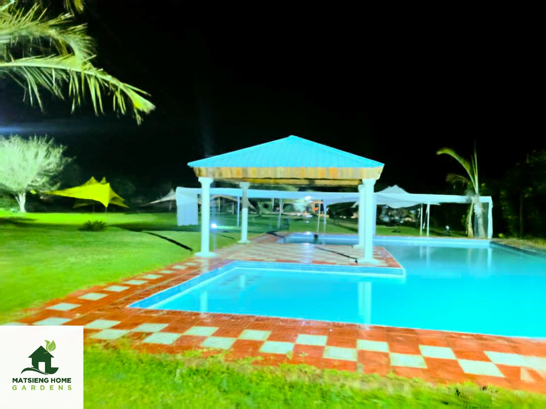 Outdoor Swimming Pool & Water Park Deck