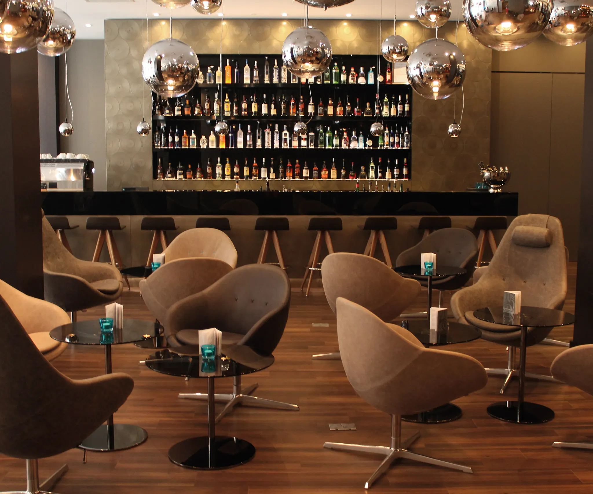 The One Lounge & Bar