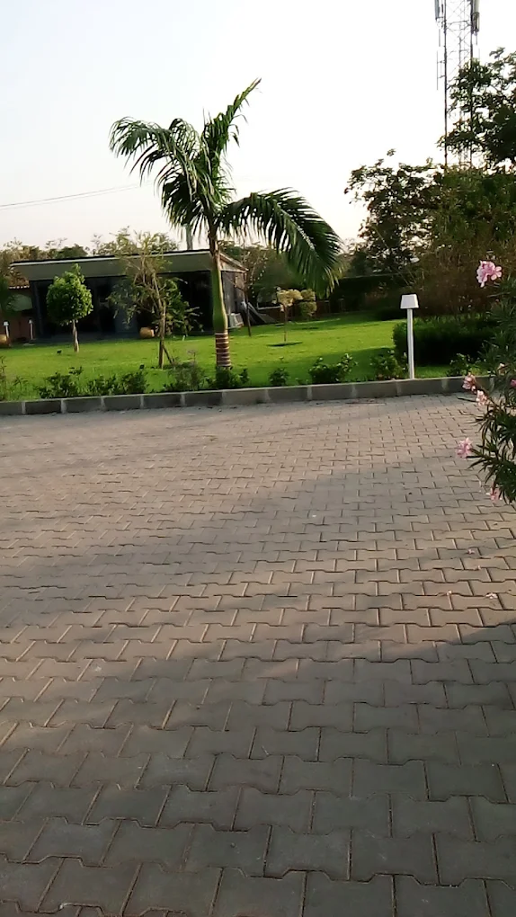 Law of Luxury Garden