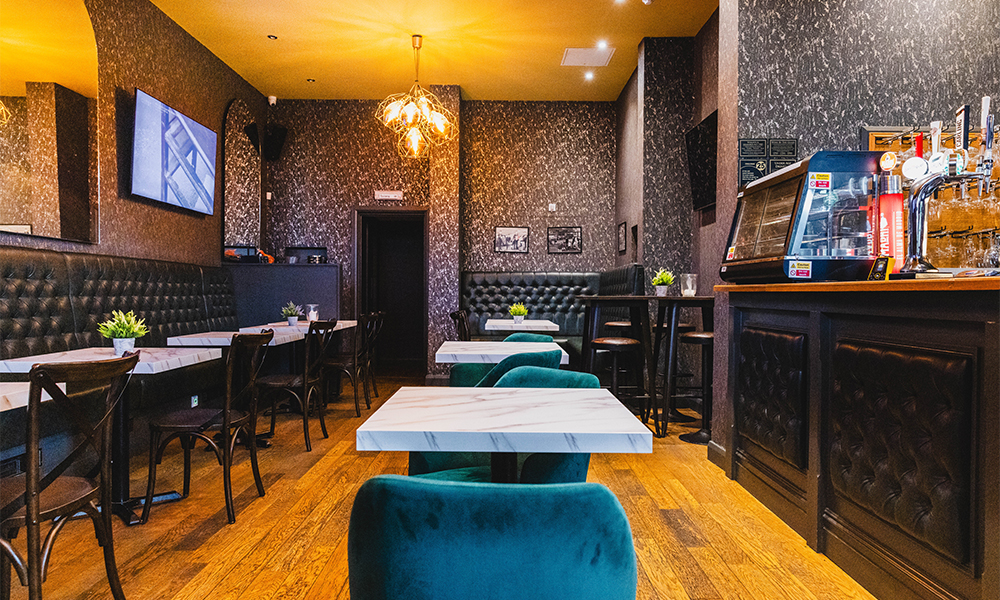 Residents Bar & Lounge