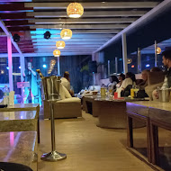Pub Zavula / Zavula Terrace