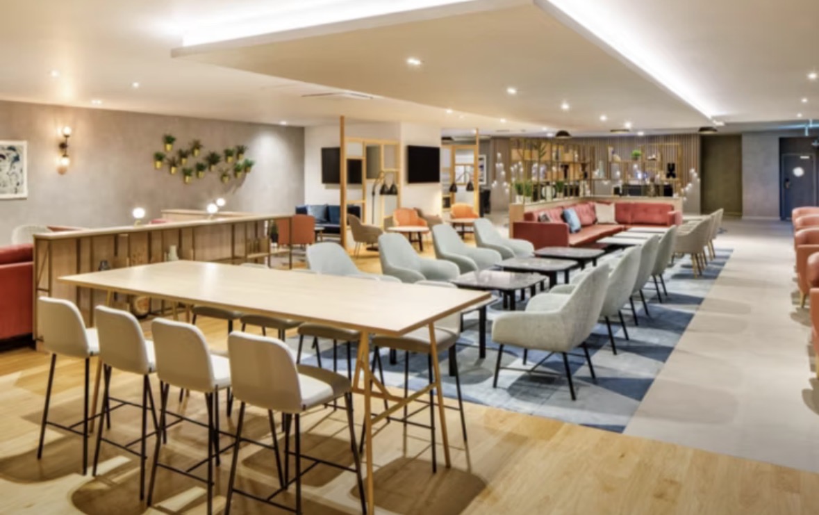 Crowne Plaza Manchester Airport Event Center 4