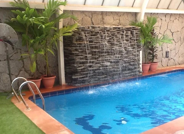 Outdoor Rooftop Swimming Pool