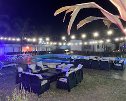 Tropical restaurant