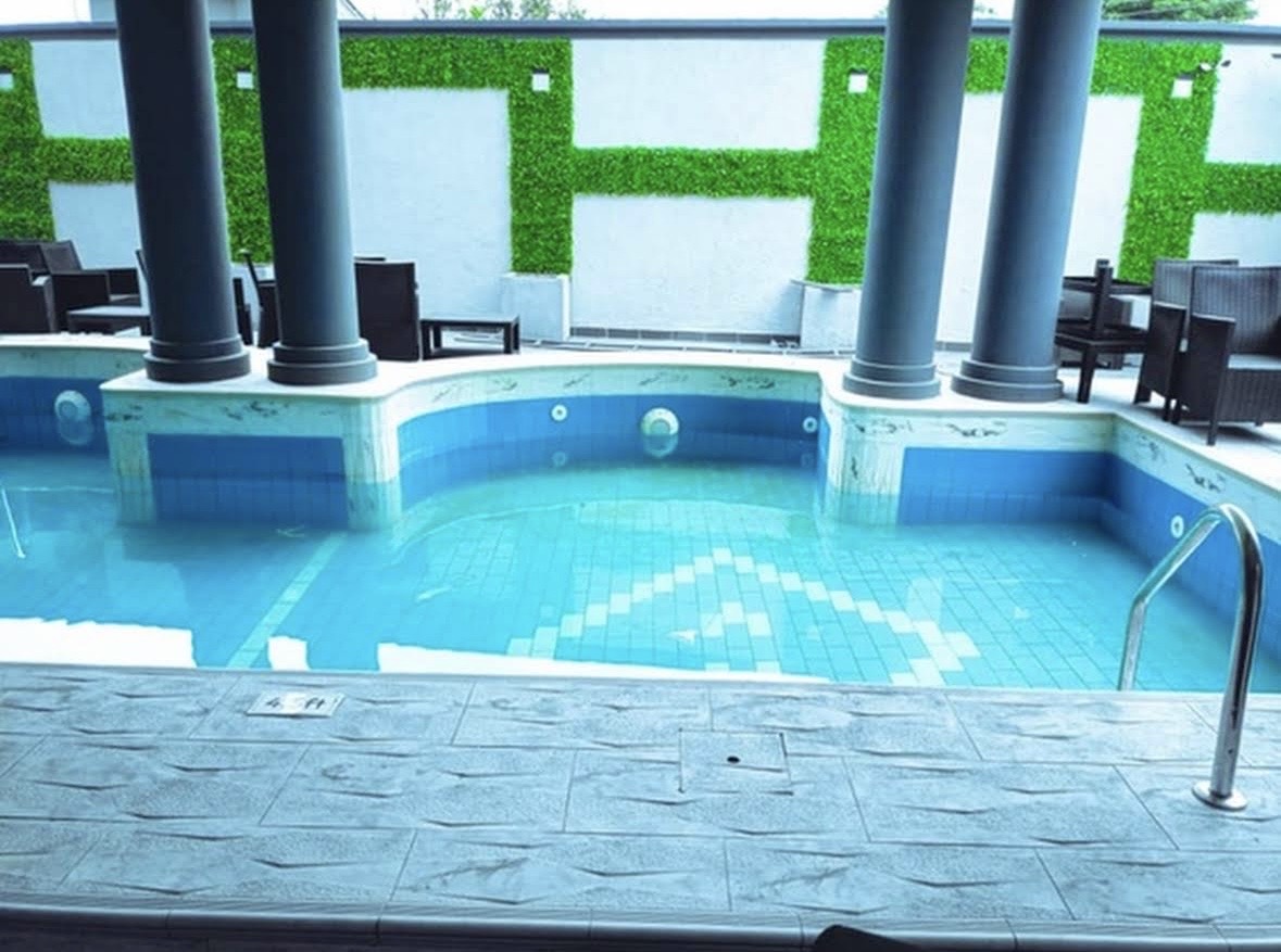 The Poolside Lounge