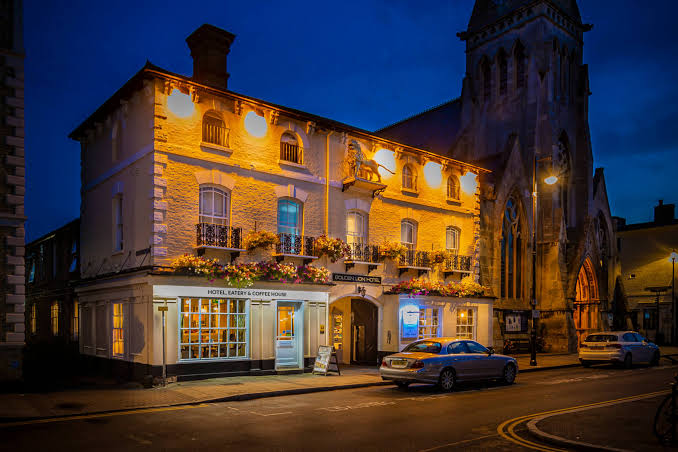 The Golden Lion Hotel, Eatery and Coffee House
