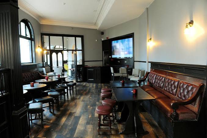 The White Hart 4