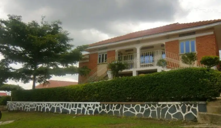Hilltop Hotel 4